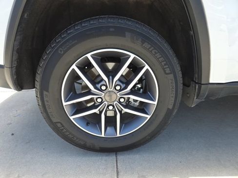 Used 2021 Jeep Grand Cherokee Limited AWD/4WD image 13