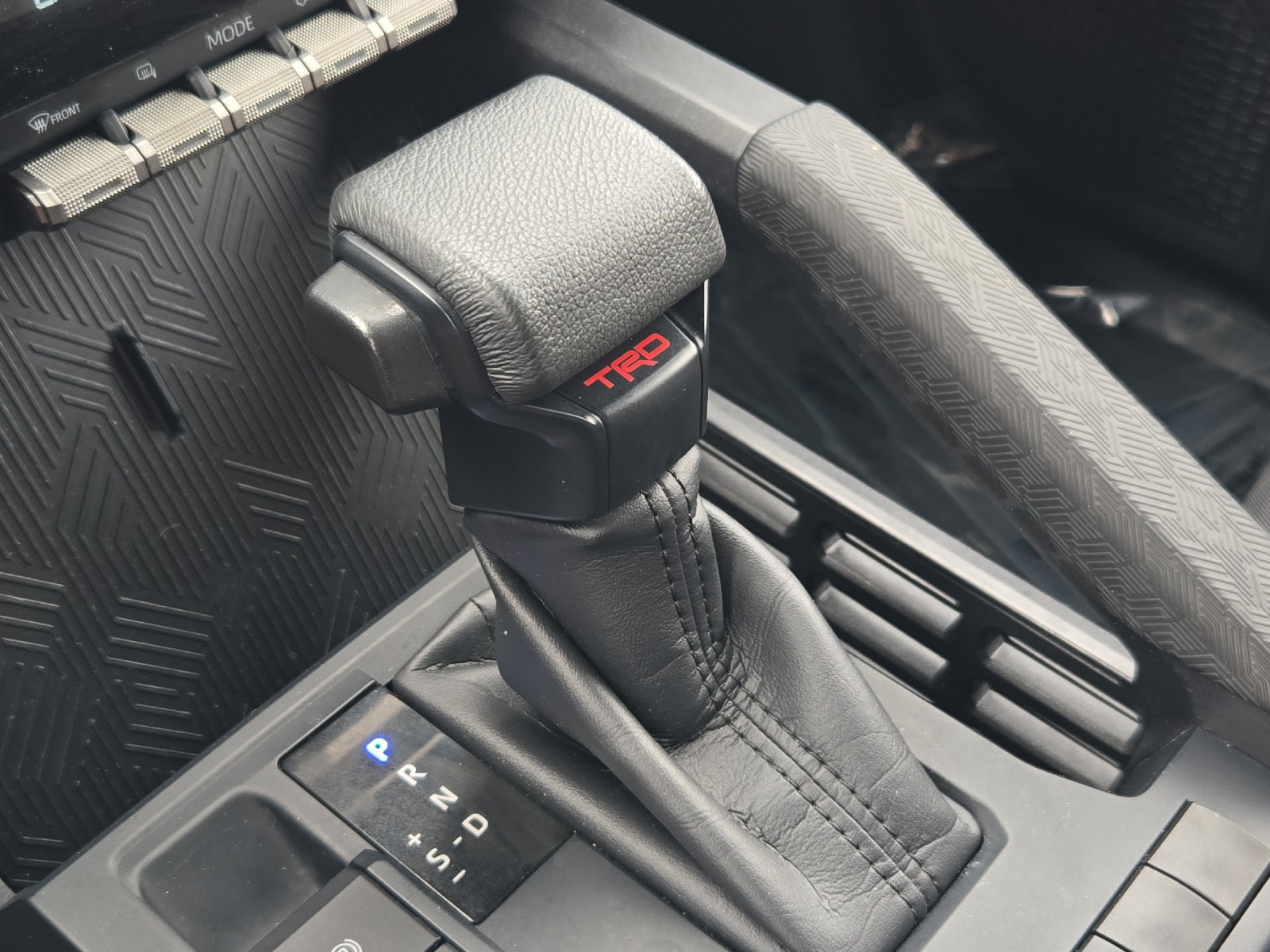 Certified 2025 Toyota Tacoma TRD Off-Road AWD/4WD image 19