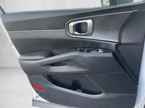 Used 2024 Kia Sorento S image 20