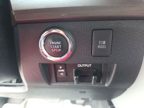 Used 2021 Toyota Tundra Limited w/ Limited Premium Package image 20