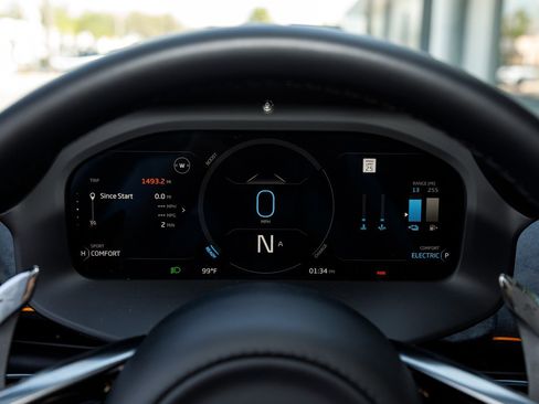 New 2025 McLaren Artura Spider image 39