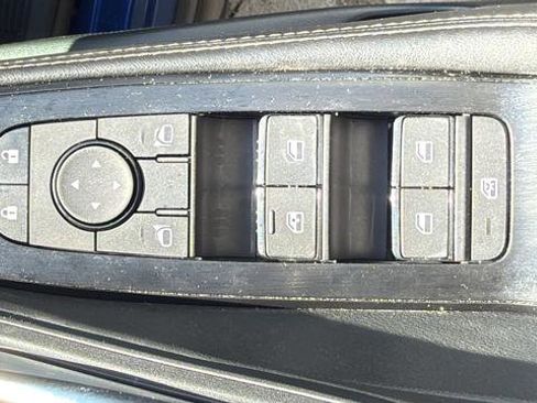 Used 2023 Nissan Rogue SV w/ SV Premium B Package image 19