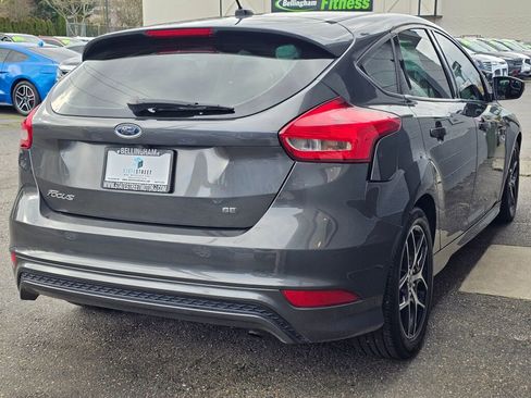 Used 2017 Ford Focus SE w/ SE Sport Package image 5