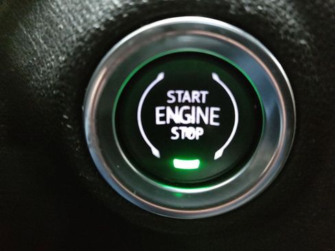 Used 2022 Chevrolet Silverado 1500 LT image 12