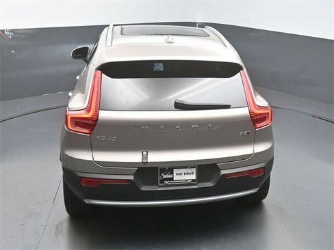 Certified 2024 Volvo XC40 B5 Plus w/ Protection Package Premier image 45