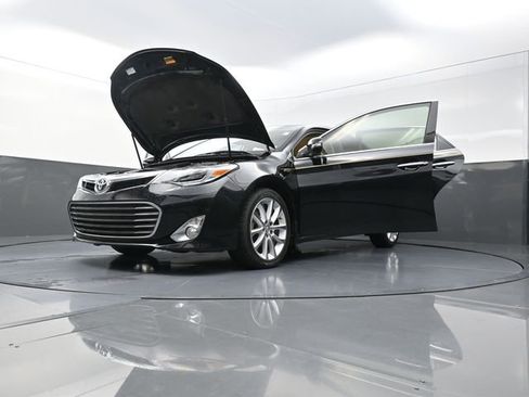 Used 2013 Toyota Avalon Limited image 40