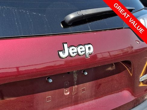 Used 2020 Jeep Cherokee Latitude Plus AWD/4WD image 8