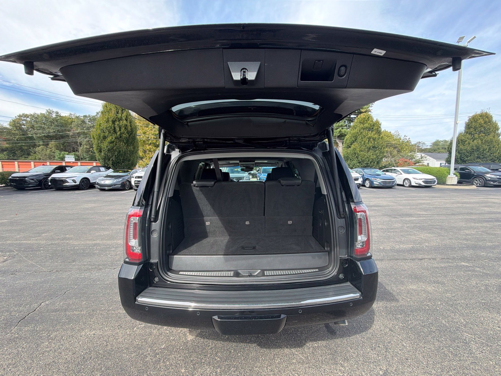 Used 2019 GMC Yukon Denali w/ Denali Ultimate Package AWD/4WD image 29
