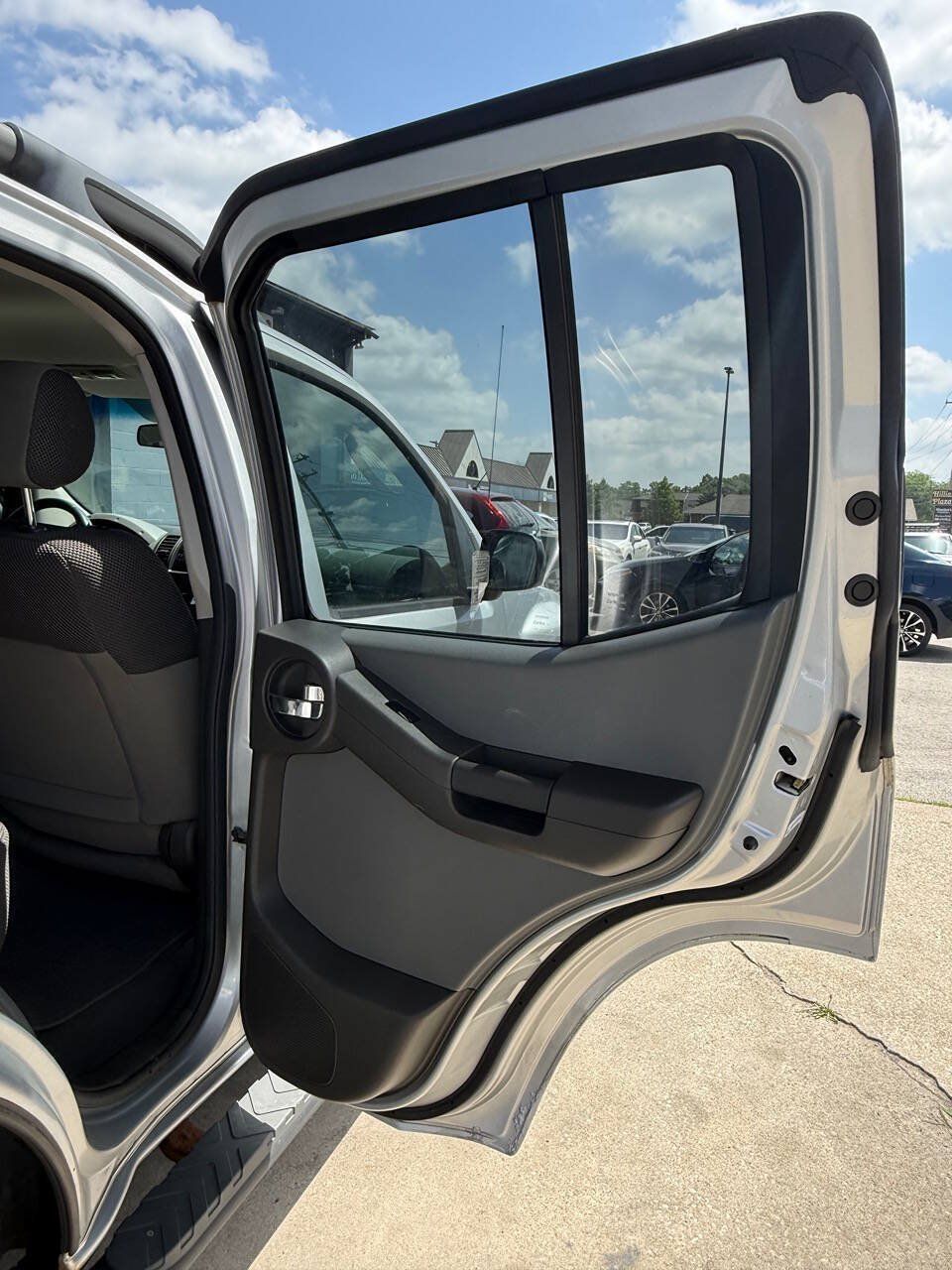 Used 2008 Nissan Xterra S w/ Supplemental Air Bag Pkg AWD/4WD image 11