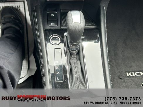 Used 2023 Nissan Kicks SR w/ Interior Electronics Package FWD image 16