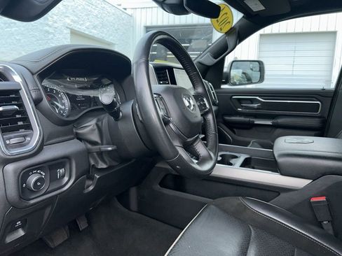 Used 2024 RAM 1500 Laramie image 12