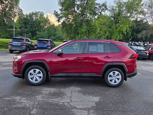 Used 2021 Toyota RAV4 LE AWD/4WD image 5