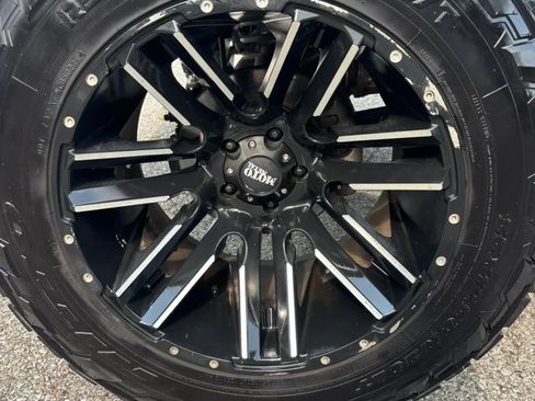 Used 2017 Jeep Wrangler Unlimited Sahara w/ Max Tow Package AWD/4WD image 28