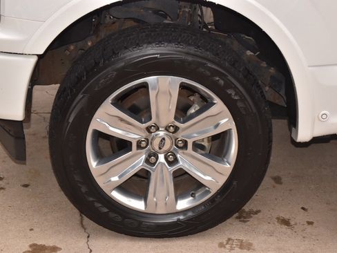 Used 2020 Ford F150 Platinum w/ Equipment Group 701A Luxury image 40