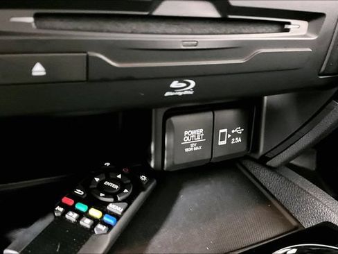 Used 2020 Honda Pilot Touring image 15