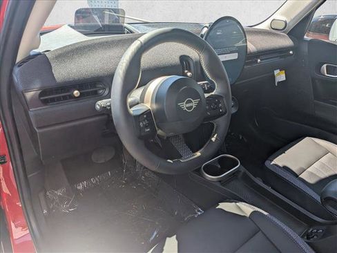 Certified 2025 MINI Cooper 4-Door Hardtop FWD image 10