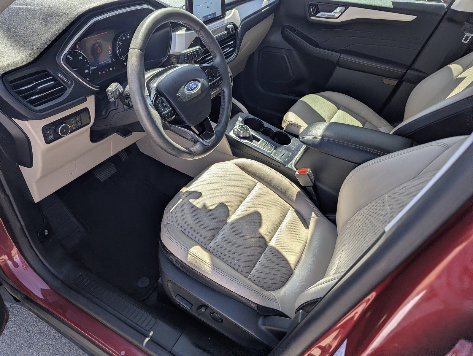 Used 2022 Ford Escape SEL FWD image 9