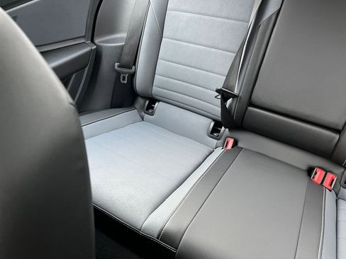 Used 2025 Volkswagen Jetta SE image 40