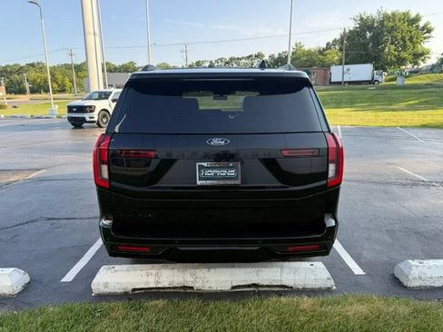 Used 2025 Ford Expedition Platinum w/ Stealth Appearance Package AWD/4WD image 5