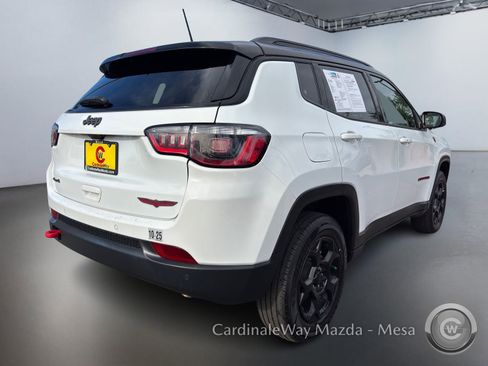 Used 2023 Jeep Compass Trailhawk image 4