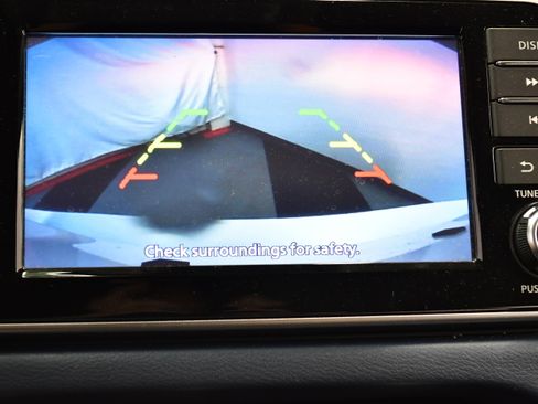 Used 2025 Nissan Versa SV FWD image 24