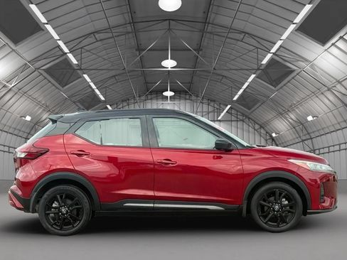 Used 2023 Nissan Kicks SR FWD image 8