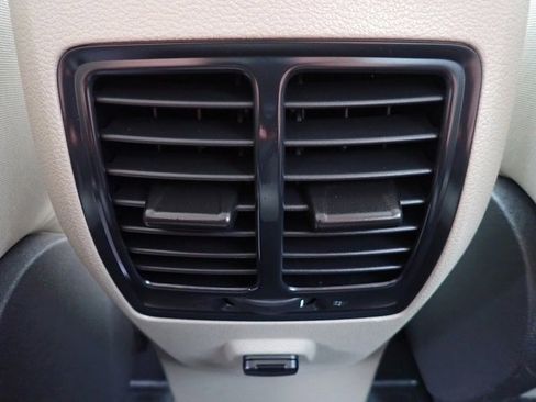 Used 2018 Ford Escape SE w/ Ford Safe & Smart Package image 19