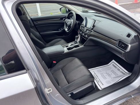 Used 2018 Honda Accord EX image 30