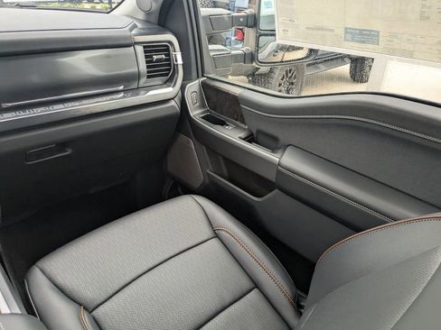 New 2025 Ford F250 Lariat w/ Lariat Ultimate Package image 19