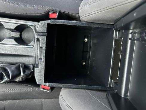 Used 2018 Toyota Tacoma TRD Sport image 22