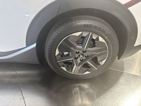 New 2025 Kia EV6 Light image 12