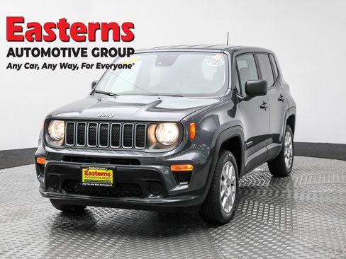 Used 2023 Jeep Renegade Latitude image 1