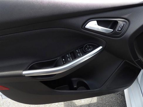 Used 2018 Ford Focus ST image 11