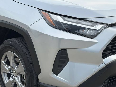 Used 2025 Toyota RAV4 LE AWD/4WD image 9