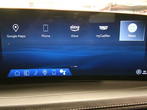 Used 2025 Cadillac XT4 Premium Luxury image 13