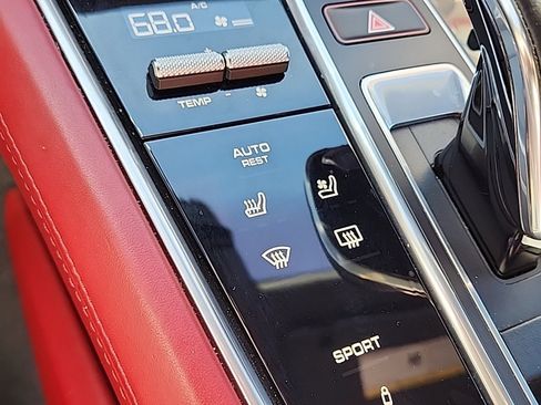 Used 2020 Porsche Panamera w/ Premium Package Plus image 33