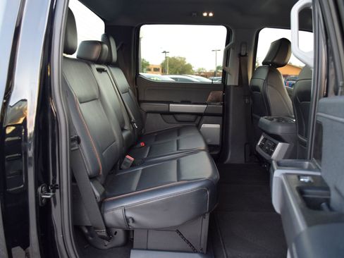 Used 2025 Ford F250 Lariat w/ Black Appearance Package image 22