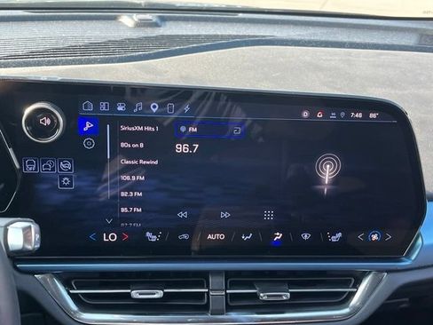 Used 2024 Chevrolet Equinox EV LT FWD image 21