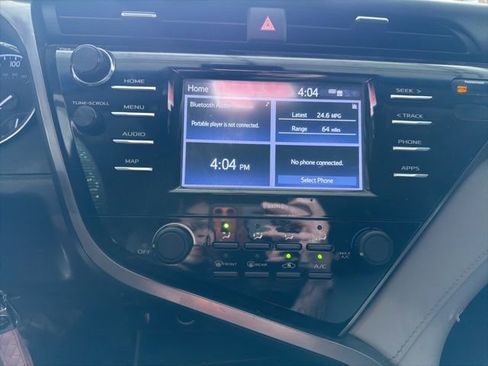 Used 2020 Toyota Camry LE FWD image 6