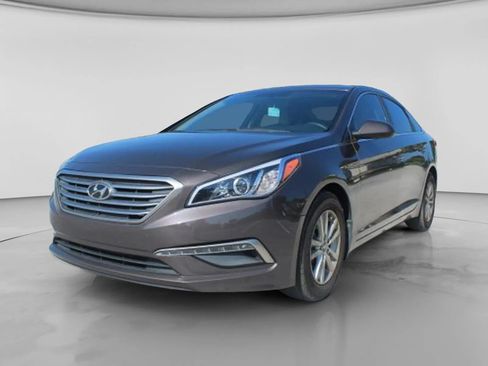 Used 2015 Hyundai Sonata SE FWD image 2