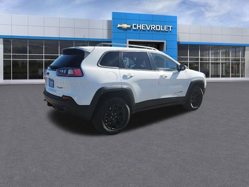Used 2021 Jeep Cherokee Trailhawk w/ Technology Group AWD/4WD image 5
