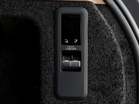 New 2026 Land Rover Range Rover SE AWD/4WD image 30