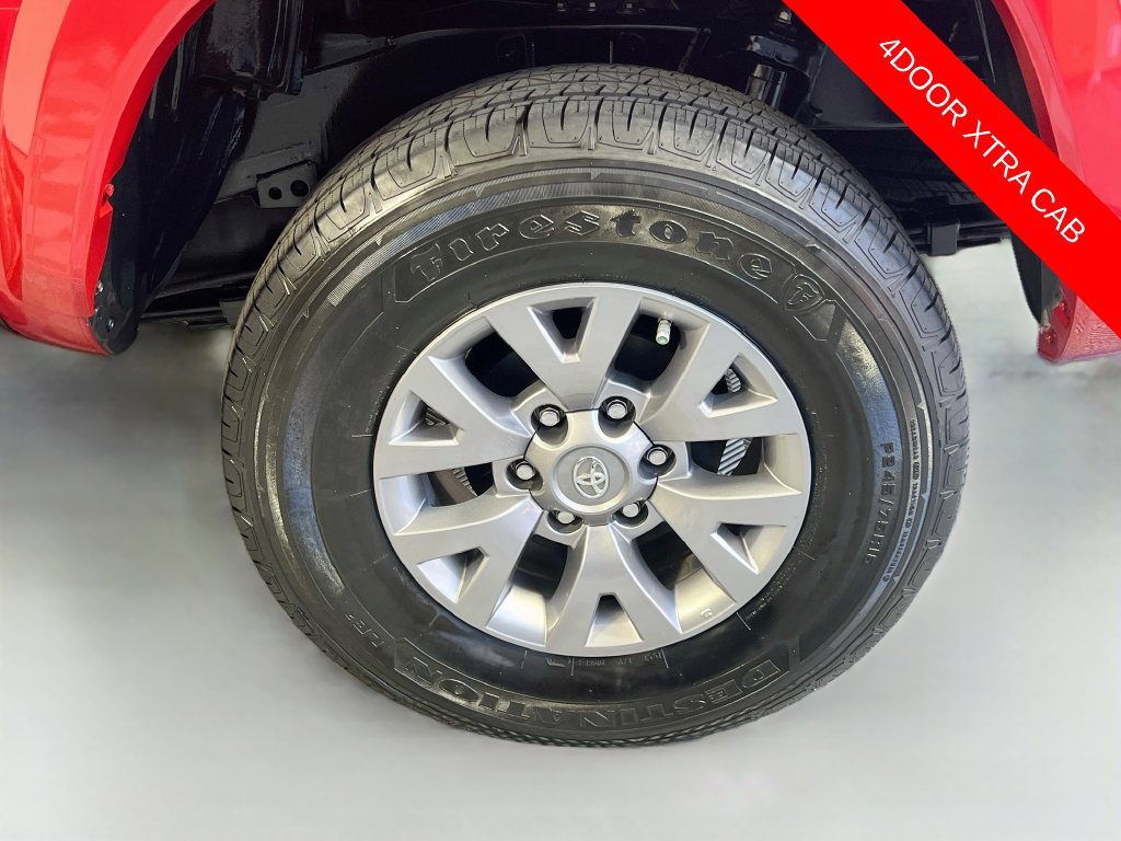 Used 2018 Toyota Tacoma SR5 RWD image 28