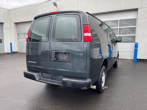 Used 2017 Chevrolet Express 2500 Work Van image 8