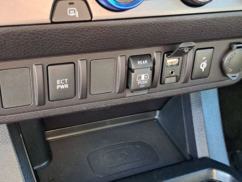 Used 2018 Toyota Tacoma TRD Sport image 24