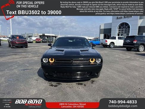 Used 2022 Dodge Challenger SXT RWD image 2