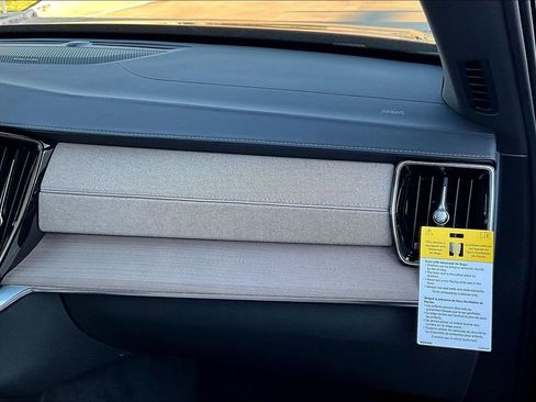 New 2026 Volvo XC90 B6 Plus image 18