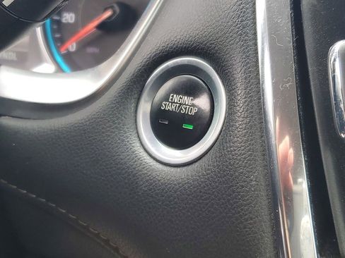 Used 2018 Chevrolet Traverse LT image 16