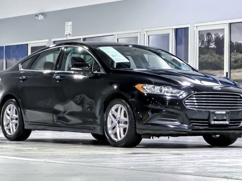 Used 2016 Ford Fusion SE image 6