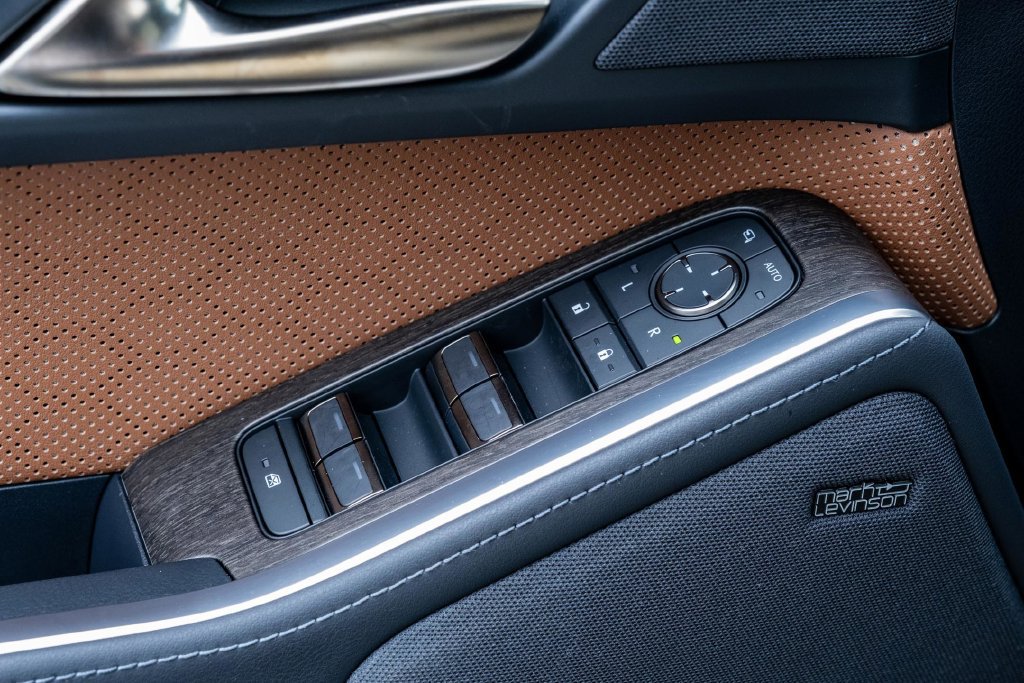 Used 2026 Lexus GX 550 w/ Accessory Package (2T) AWD/4WD image 18